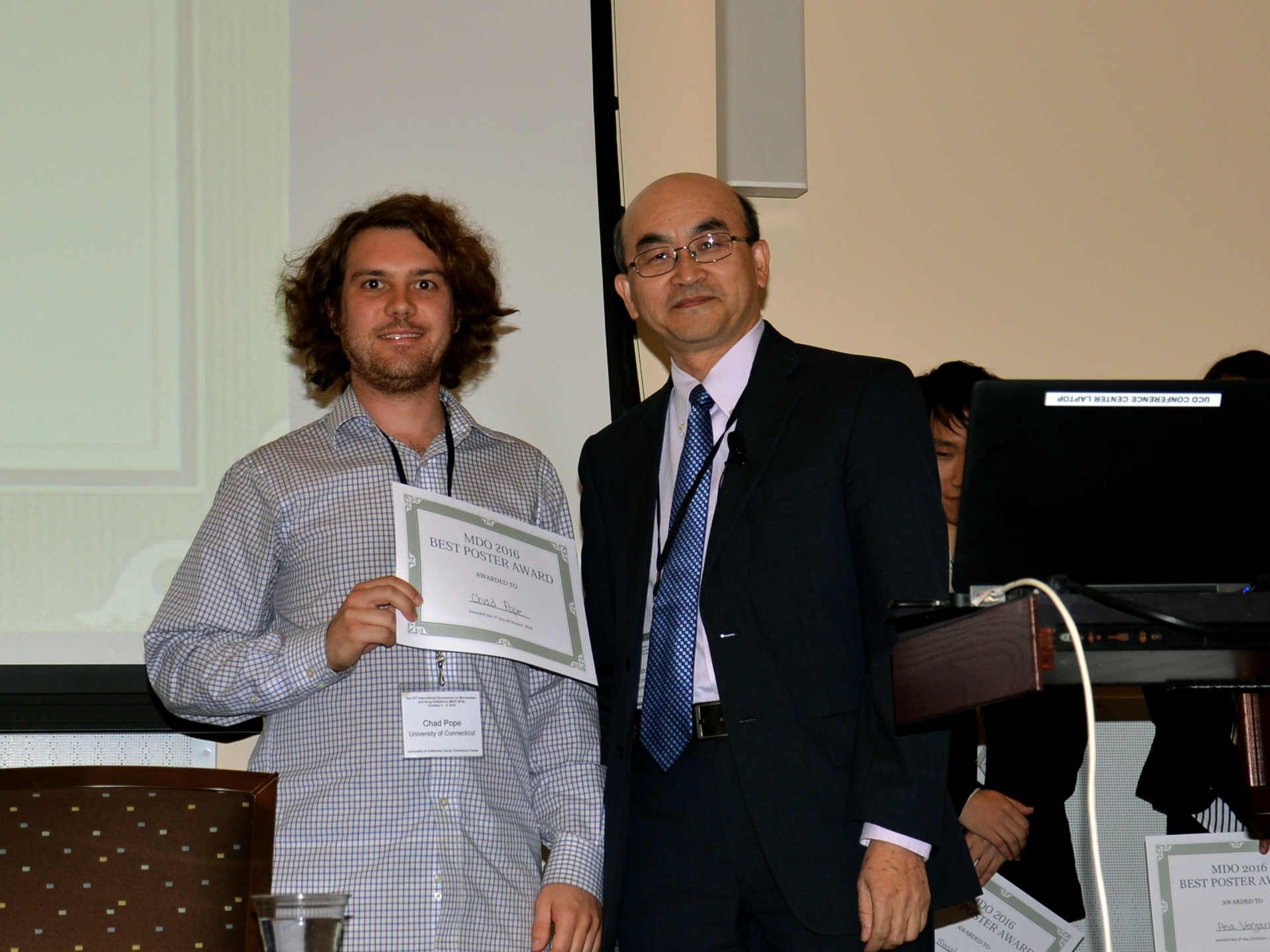 Chad Pope received the Best Poster Award in 21st MDO meeting